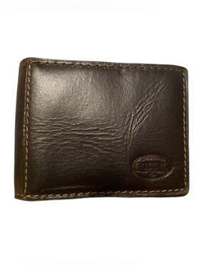 Fossil ~
Men's Leather Bifold Card & Key Wallet - Brown
Size Os
